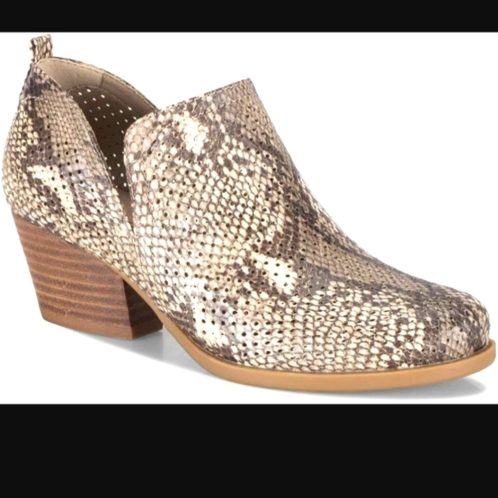 BareTraps Rizzo Women's ankle Snakeskin BOHO Tan Booties Size 9 M
